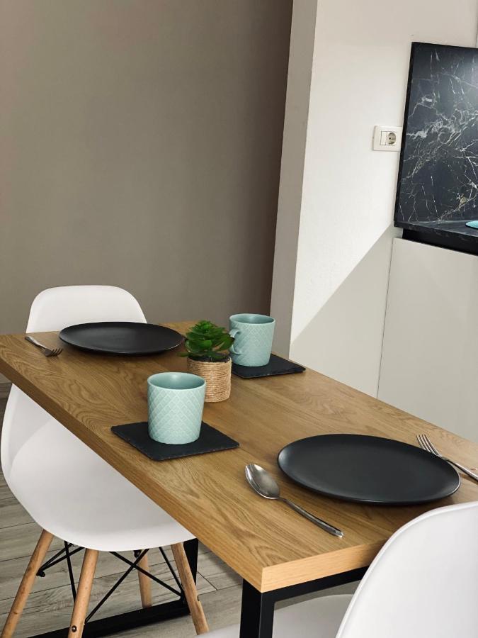 Newly Renovated One Bedroom Apartment In Τίρανα Εξωτερικό φωτογραφία